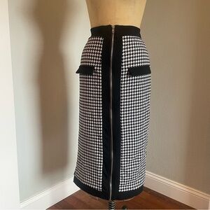 SHEIN- SZ M Black White Houndstooth Print Zip Up Pencil Skirt